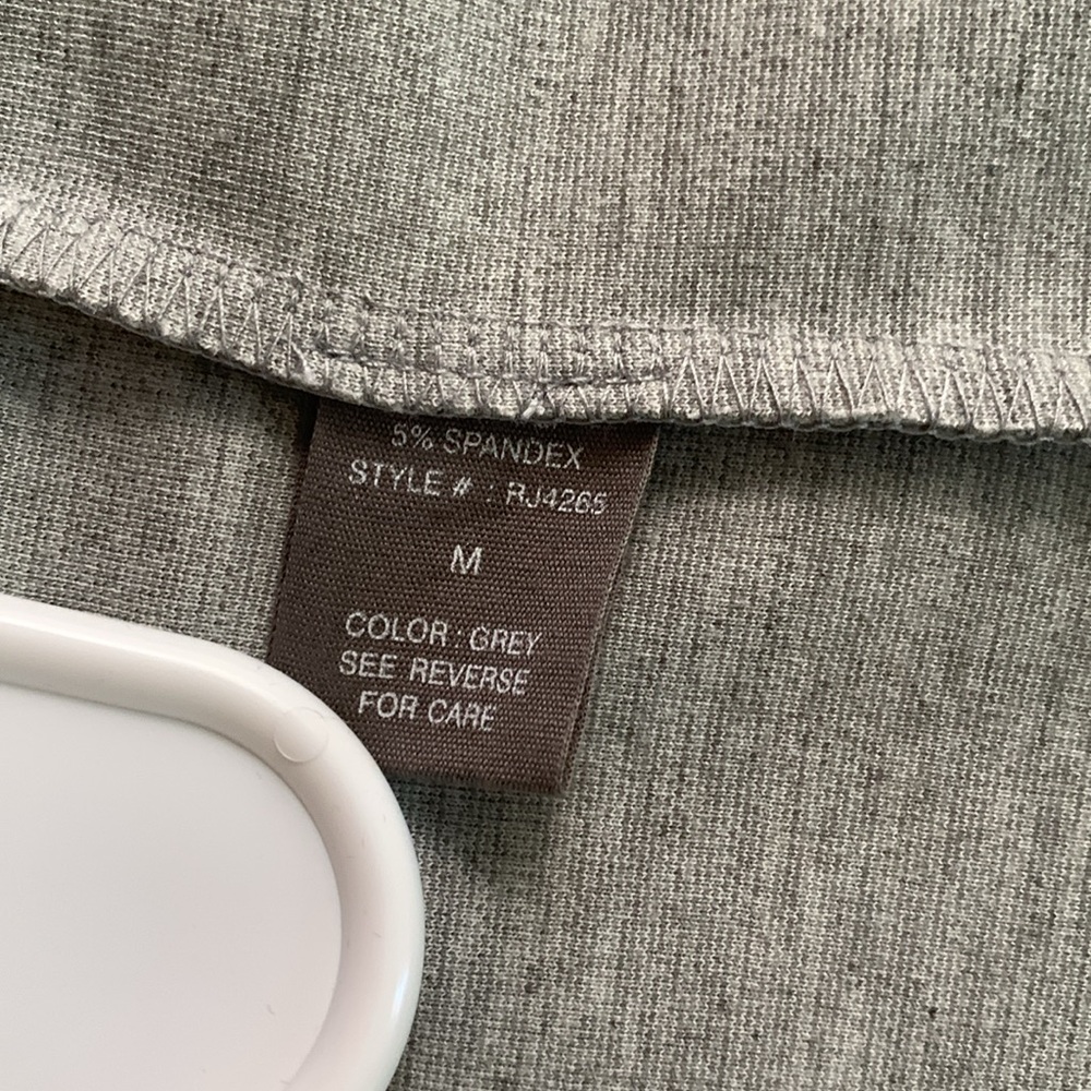 Ryu Grey Jacket Size M Ribbon Patterned Front, Heavy Poly Spandex - Picture 7 of 7